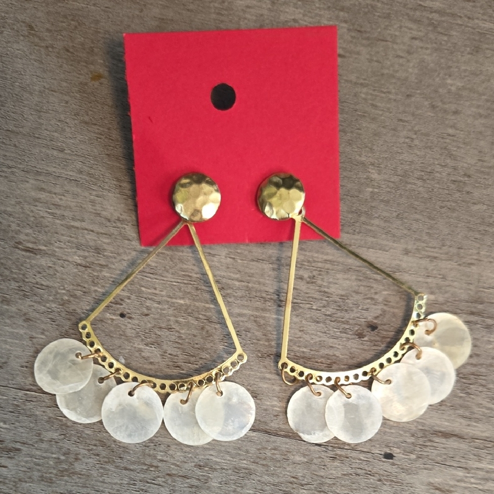 501. Elegant Gold and Cream Dangle Earrings